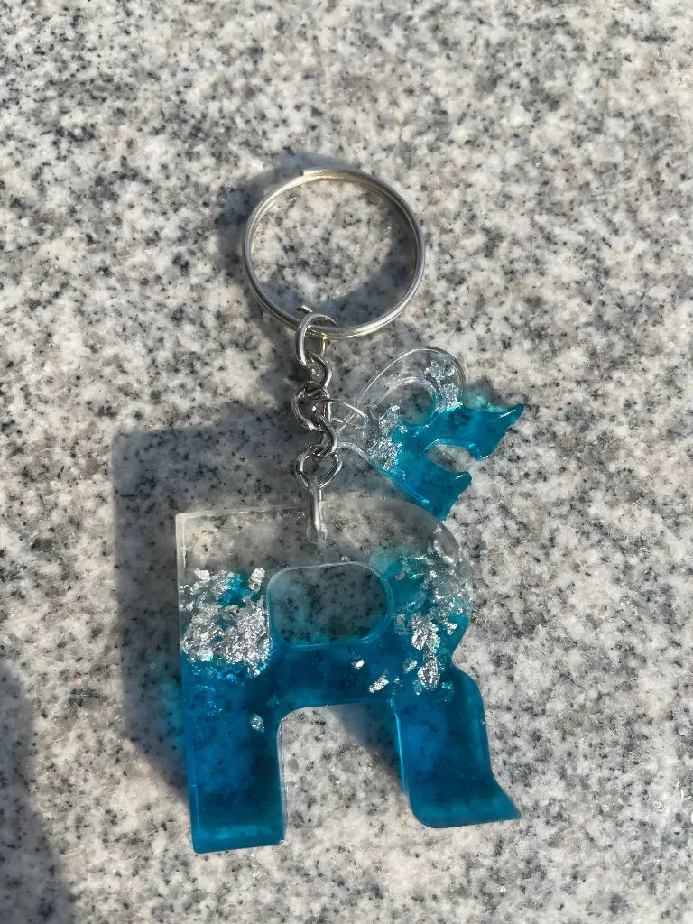 Letter 'R' in blue with charm Keychain -GMK045