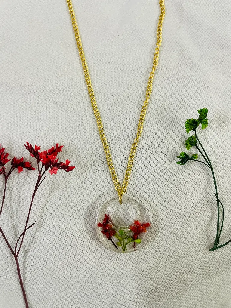 Red flowers and leaf Locket -GML017