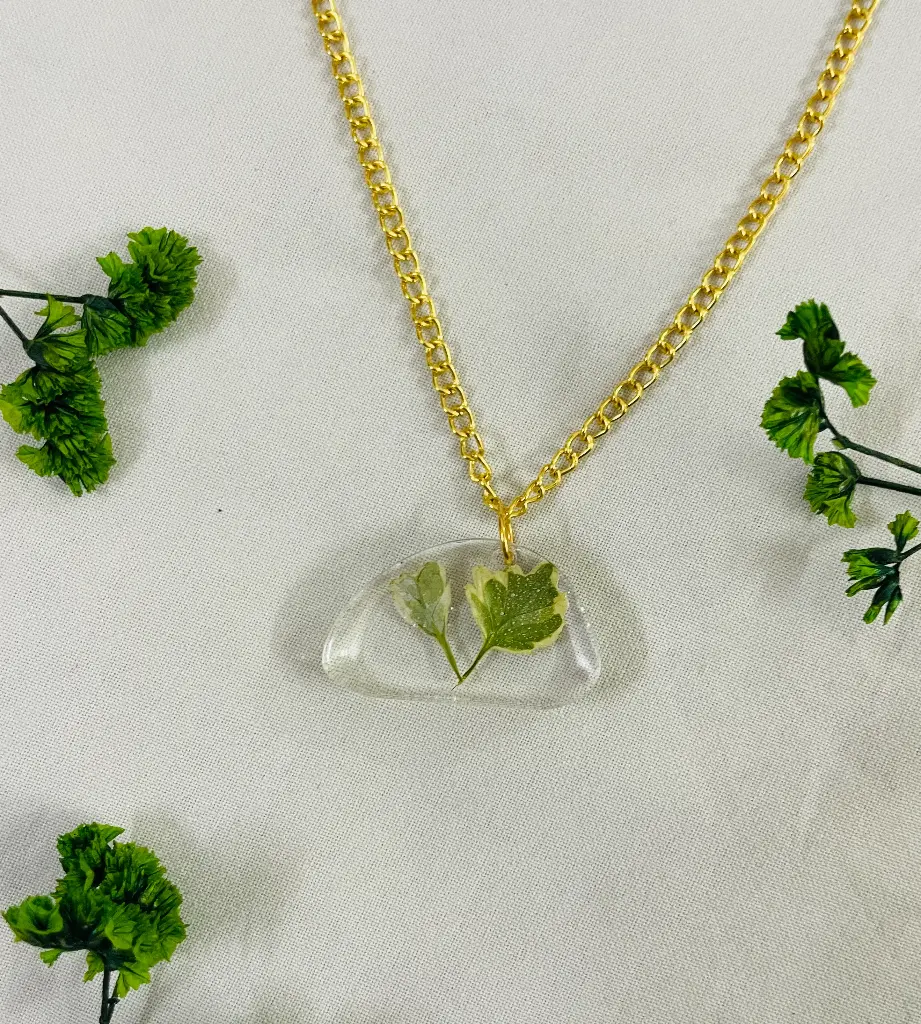 A simple leaf Locket -GML023