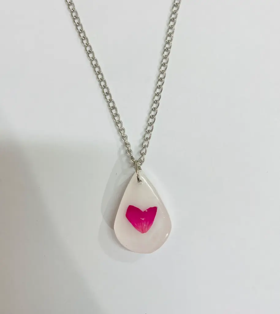 A pink heart Locket -GML043