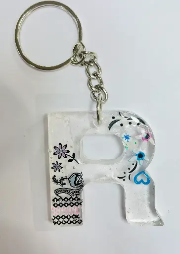Letter 'R' with designs Keychain -GMK032