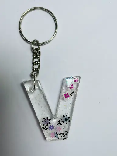 Letter 'V' with design Keychain -GMK036