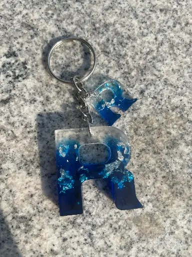 Letter 'R' in blue with charm Keychain -GMK042