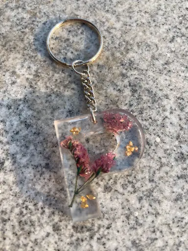 Letter 'P' with flower petals Keychain -GMK075