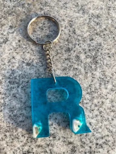 Letter 'R' with seashells and blue Keychain -GMK077