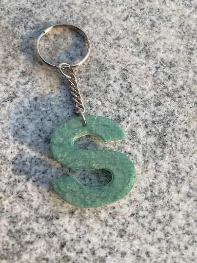 Letter 'S' in green Keychain -GMK078