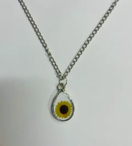 A sunflower Locket -GML045